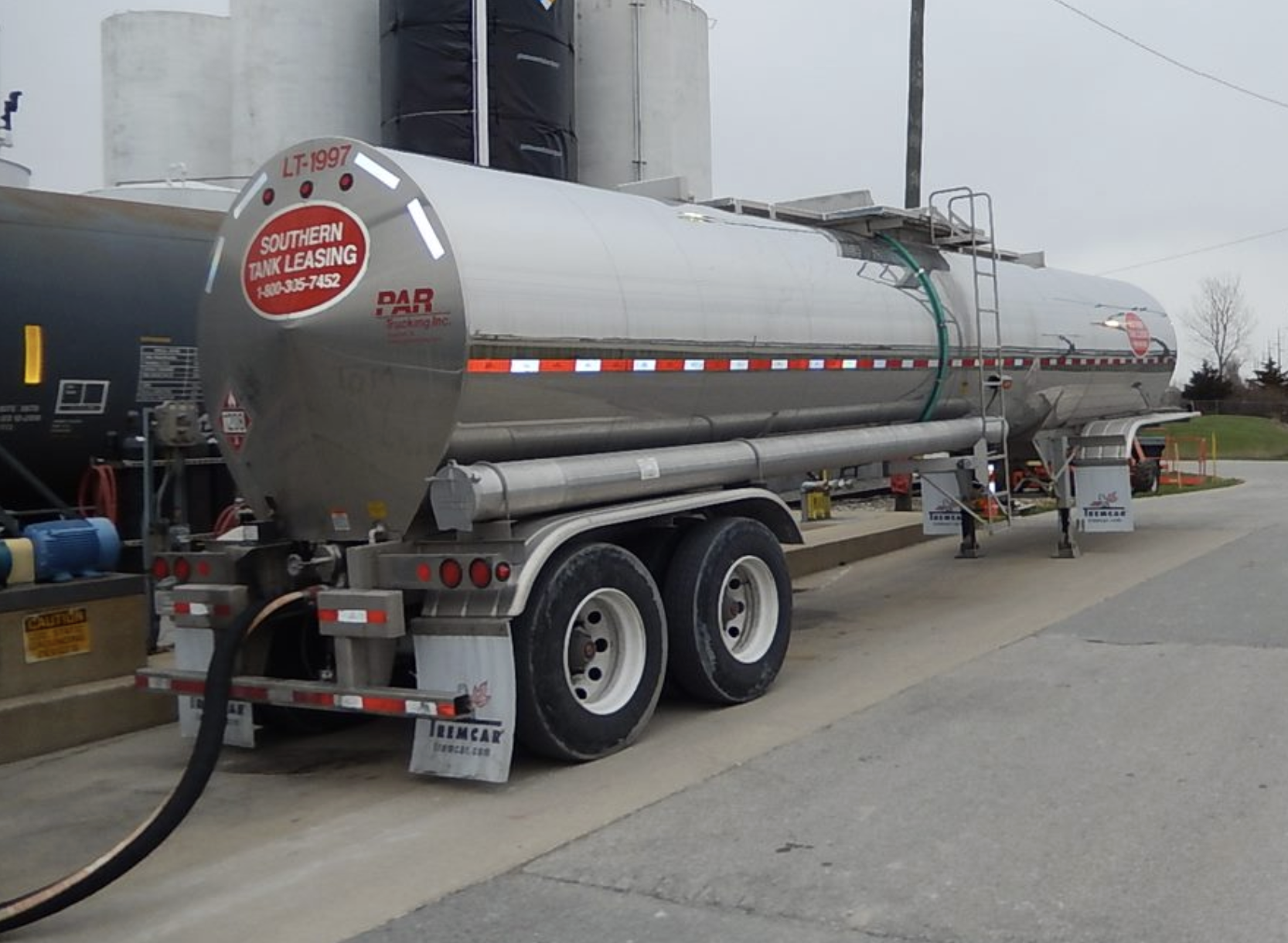 DOT tank vehicles and tank cars are NOT allowed to be used as flammable liquid storage tanks