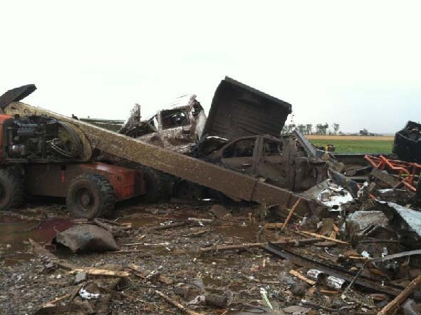 Tornado_Hits_Rig8