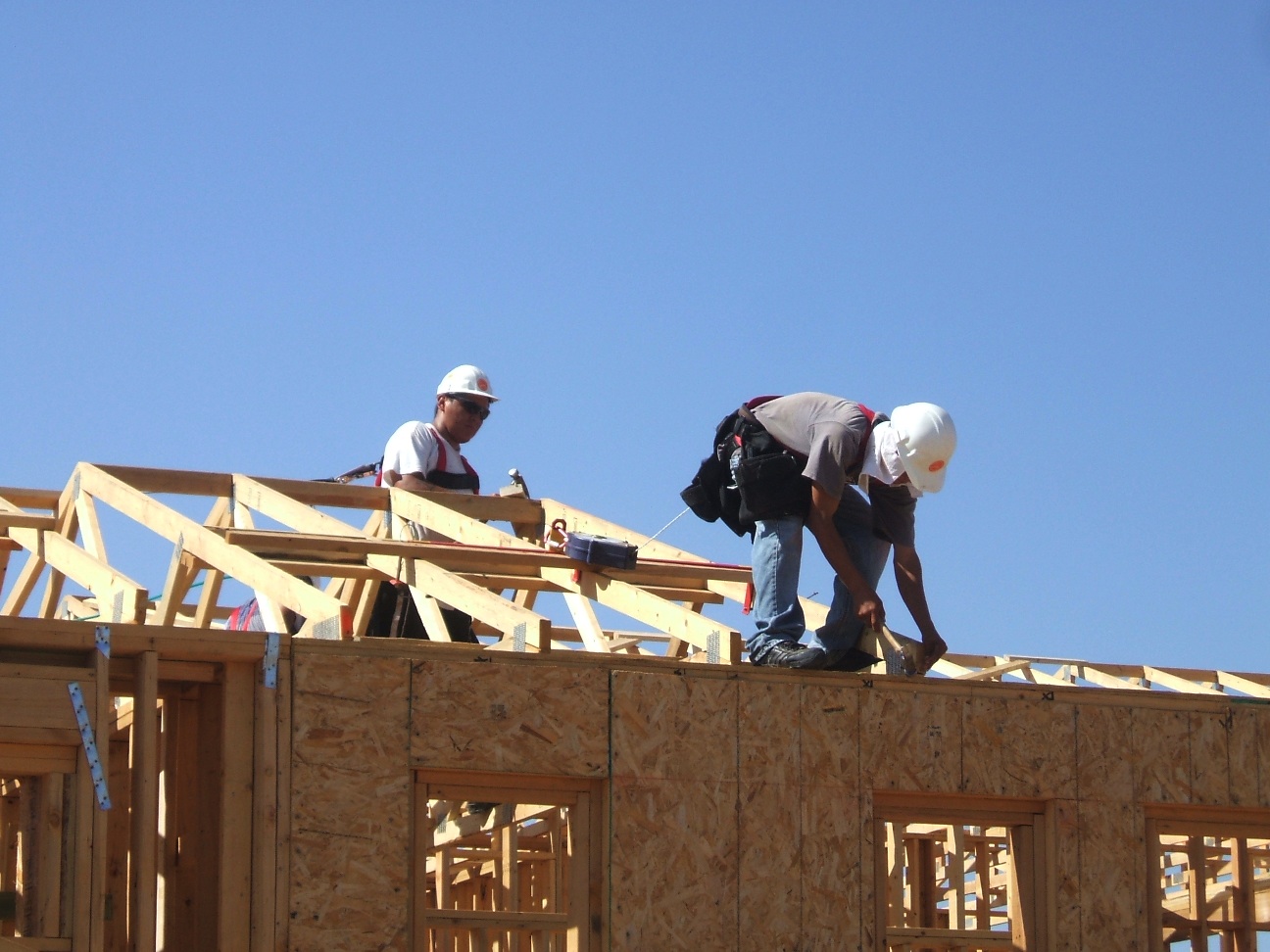 Framer cutting rafter tails using PFAS