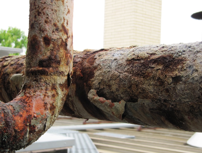 NH3 external pipe corrosion from condenser water