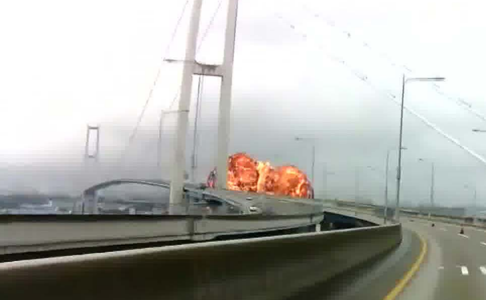Figure 2 Fireball viewed from the Ulsan bridge