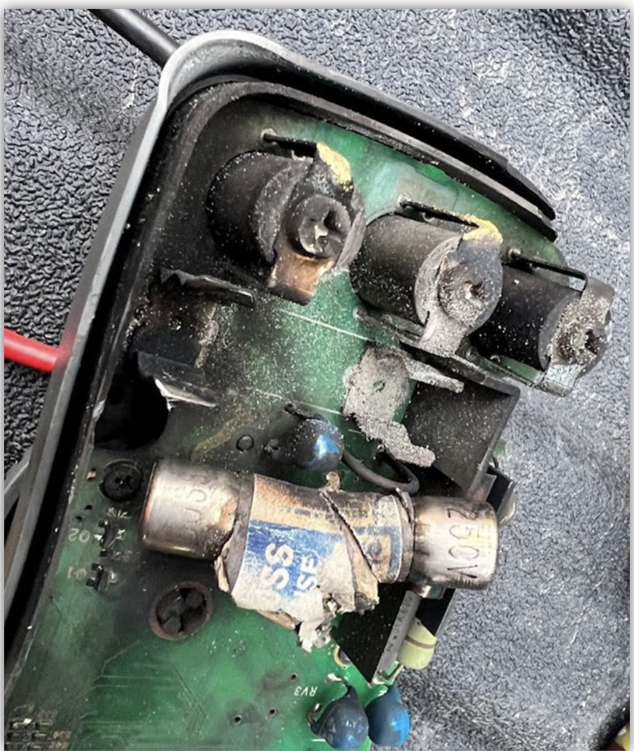 Damaged multi meter with undersized 250 volt fusepng