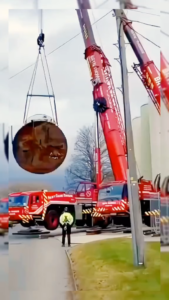 Crane Drops Load Onto a Cab Rigging Failure