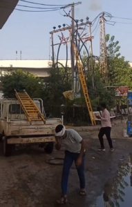 Lineman Electrocuted_India_GRAPHIC